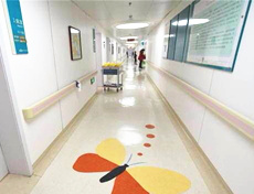 醫院PVC塑膠地板走道拼花設計工程案例