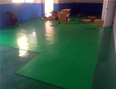 重型機械廠房的地面可以用pvc地板嗎？大概價格多少？